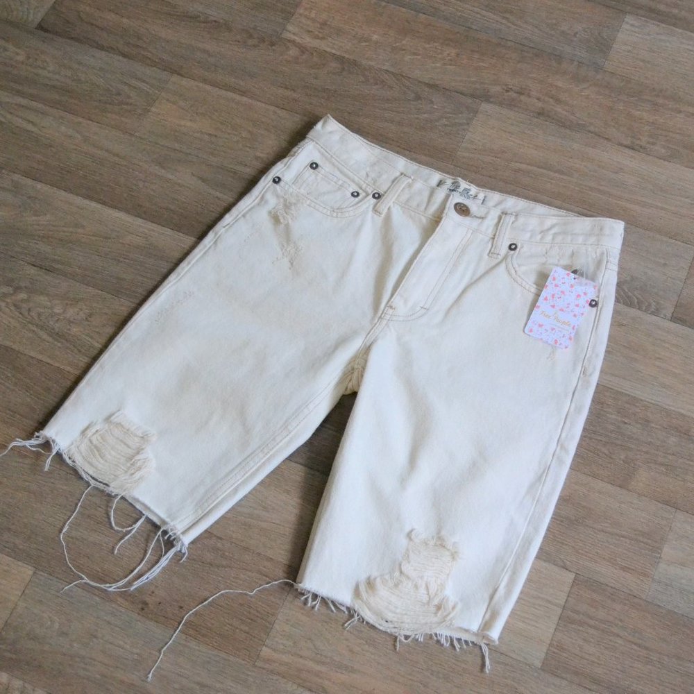 NWT Free People Caroline Ecru Seeded Cream Distressed Bermuda Shorts Size 26 - Picture 4 of 6
